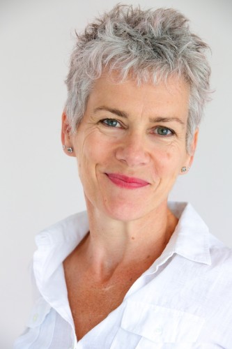 Tell me this woman doesn't look amazing in midlife?!
